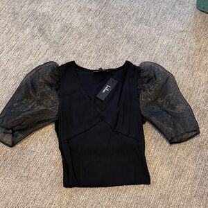 NWT Lulus black cropped cap sleeve top statement sleeve